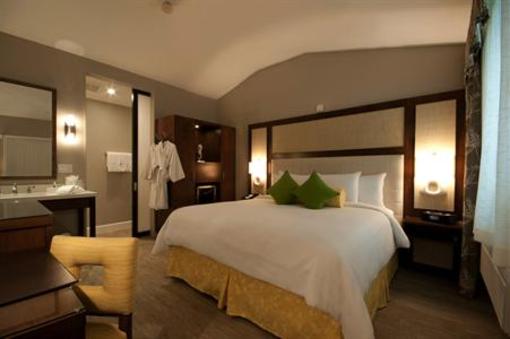 фото отеля Almond Tree Inn