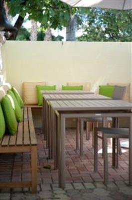 фото отеля Almond Tree Inn