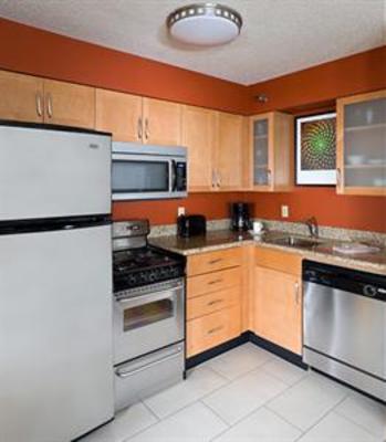 фото отеля Residence Inn Youngstown Poland