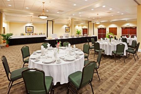 фото отеля Holiday Inn Hotel & Suites Beaufort