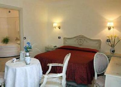 фото отеля Royal Hotel Bosa