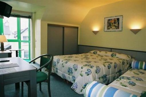 фото отеля Le Lion D'Or Hotel Lamballe