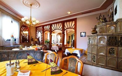 фото отеля Hotel Goldener Hirsch Dossenheim