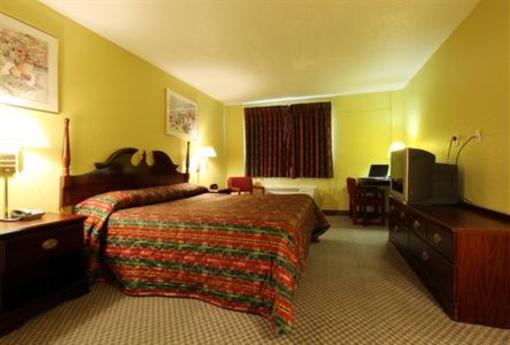 фото отеля Americas Best Value Inn Macomb