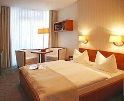 фото отеля Greys Hotel Lohme