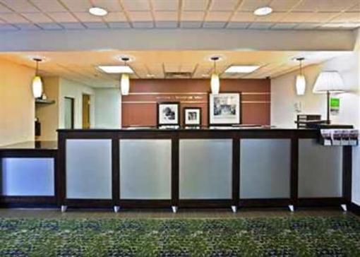 фото отеля Hampton Inn Cleveland Airport-Tiedeman Rd
