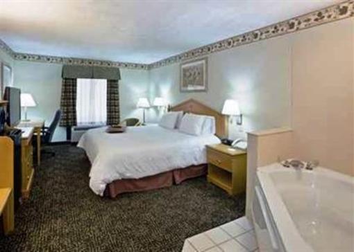 фото отеля Hampton Inn Cleveland Airport-Tiedeman Rd