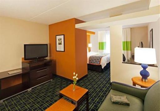 фото отеля Fairfield Inn & Suites Toronto Mississauga