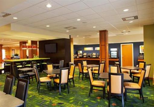 фото отеля Fairfield Inn & Suites Toronto Mississauga