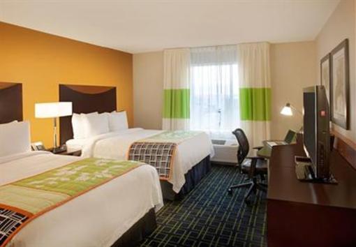 фото отеля Fairfield Inn & Suites Toronto Mississauga