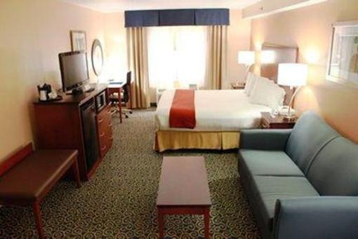 фото отеля Holiday Inn Express Cocoa Beach