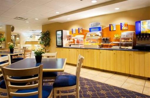 фото отеля Holiday Inn Express New Buffalo