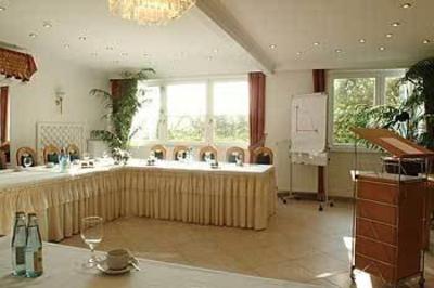 фото отеля Das Weisse Hotel an der Elbchaussee