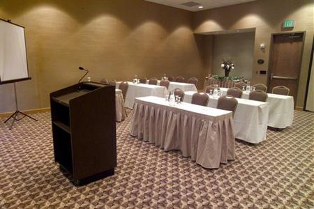 фото отеля Doubletree Bay City Riverfront