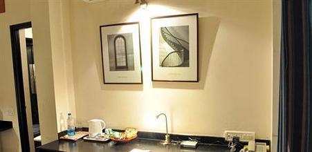 фото отеля Sterling Suites - Langford Town