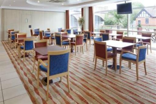 фото отеля Holiday Inn Express Chester-Racecourse