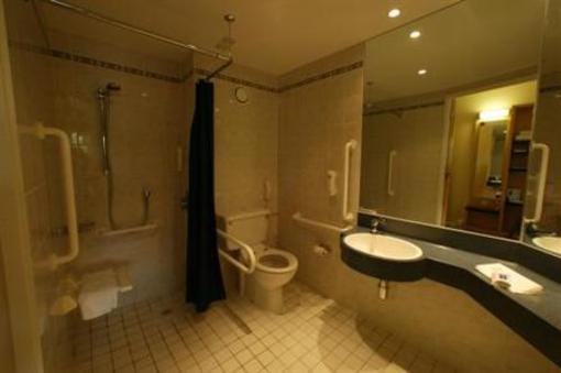 фото отеля Holiday Inn Express Chester-Racecourse