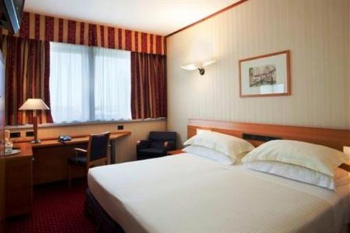 фото отеля Crowne Plaza Milan Linate Hotel San Donato Milanese