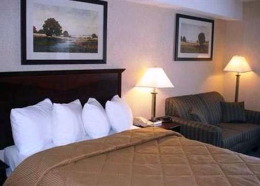 фото отеля Comfort Inn Mississauga