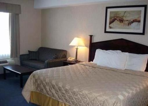 фото отеля Comfort Inn Mississauga