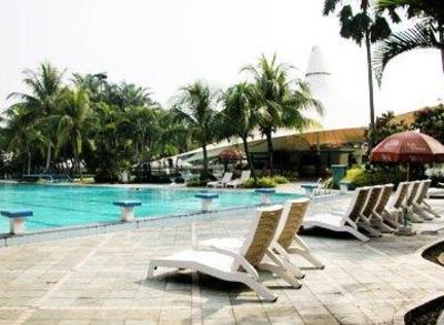 фото отеля Bungalow Padang Golf Modern