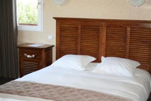 фото отеля Auberge De La Vallee Des Peintres Hotel Carolles