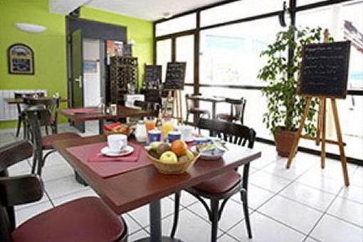 фото отеля Helios Hotel Mably