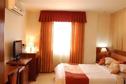 фото отеля Royal Empire Hotel Jaipur