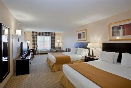 фото отеля Holiday Inn Express Hotel & Suites Concordia US 81