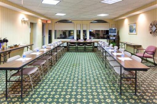 фото отеля Holiday Inn Express North Huntingdon
