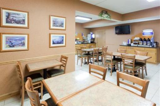 фото отеля Holiday Inn Express North Huntingdon