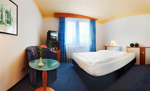 фото отеля BEST WESTERN Hotel Stuttgart-Airport