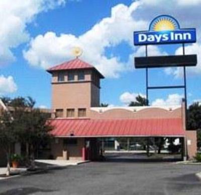фото отеля Days Inn San Antonio Coliseum AT&T Center