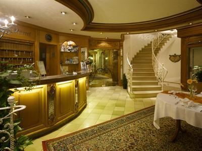 фото отеля Flair Hotel Weinstube Lochner