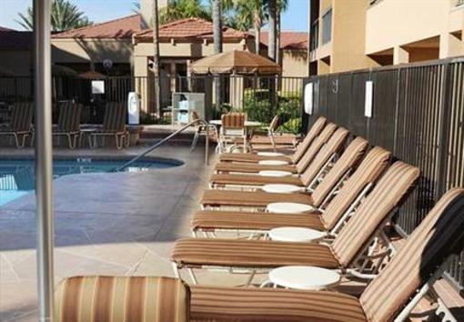фото отеля Courtyard by Marriott Tucson Airport