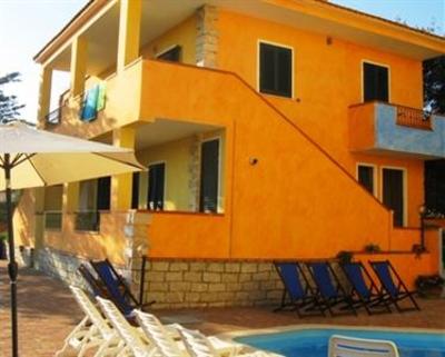фото отеля Residenza Borgo Marino
