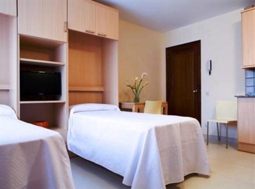 фото отеля Apartamentos Los Arces Arnuero