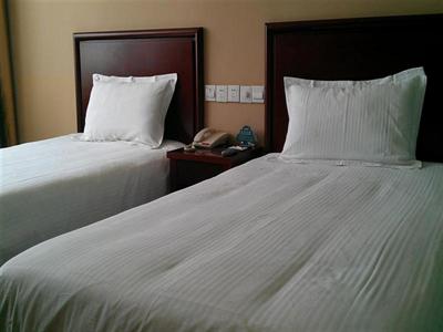 фото отеля GreenTree Inn Linyi Yinque Mountain