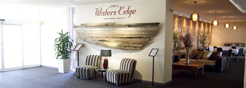 фото отеля Waters Edge Boutique Hotel