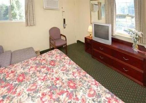 фото отеля Rodeway Inn Moultonborough
