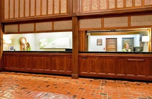 фото отеля Holiday Inn Saint Louis West Six Flags