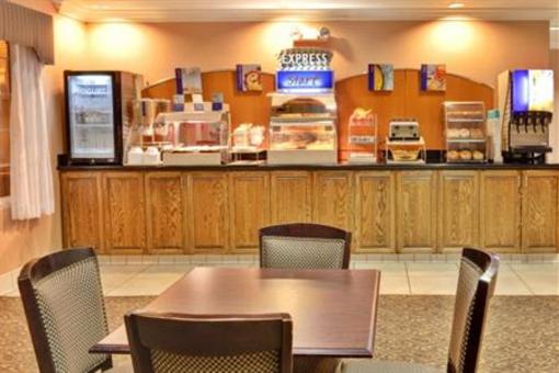 фото отеля Holiday Inn Express Delano Hwy 99