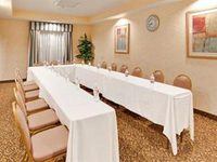 Holiday Inn Express Delano Hwy 99