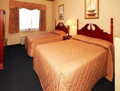 фото отеля Comfort Suites Lakeside