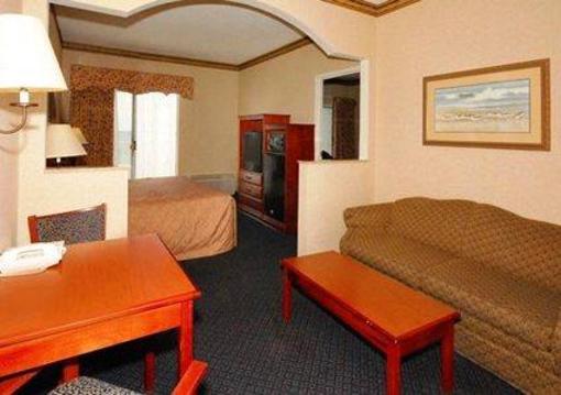 фото отеля Comfort Suites Lakeside