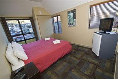 фото отеля Base Queenstown