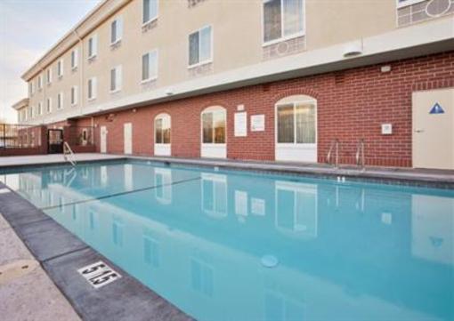 фото отеля Holiday Inn Express Hotel & Suites Sacramento NE Cal Expo