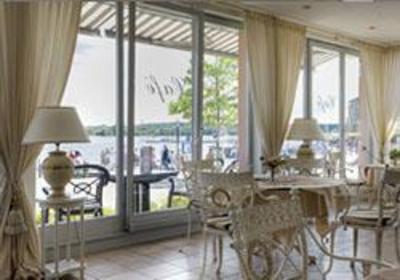 фото отеля Hotel Am Yachthafen Waren (Muritz)