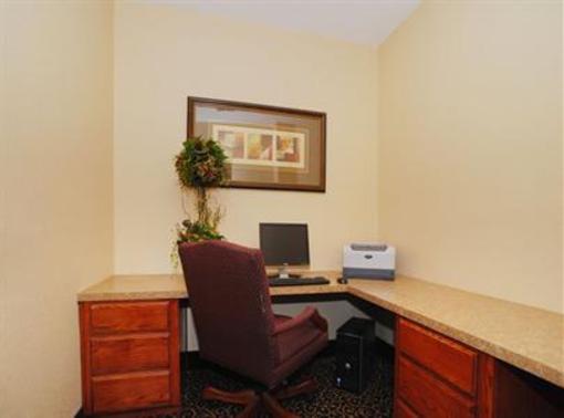 фото отеля BEST WESTERN South Plains Inn & Suites
