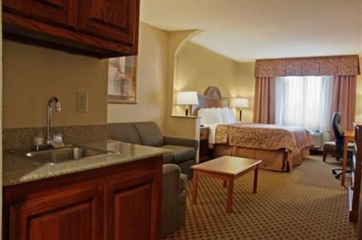 фото отеля BEST WESTERN South Plains Inn & Suites